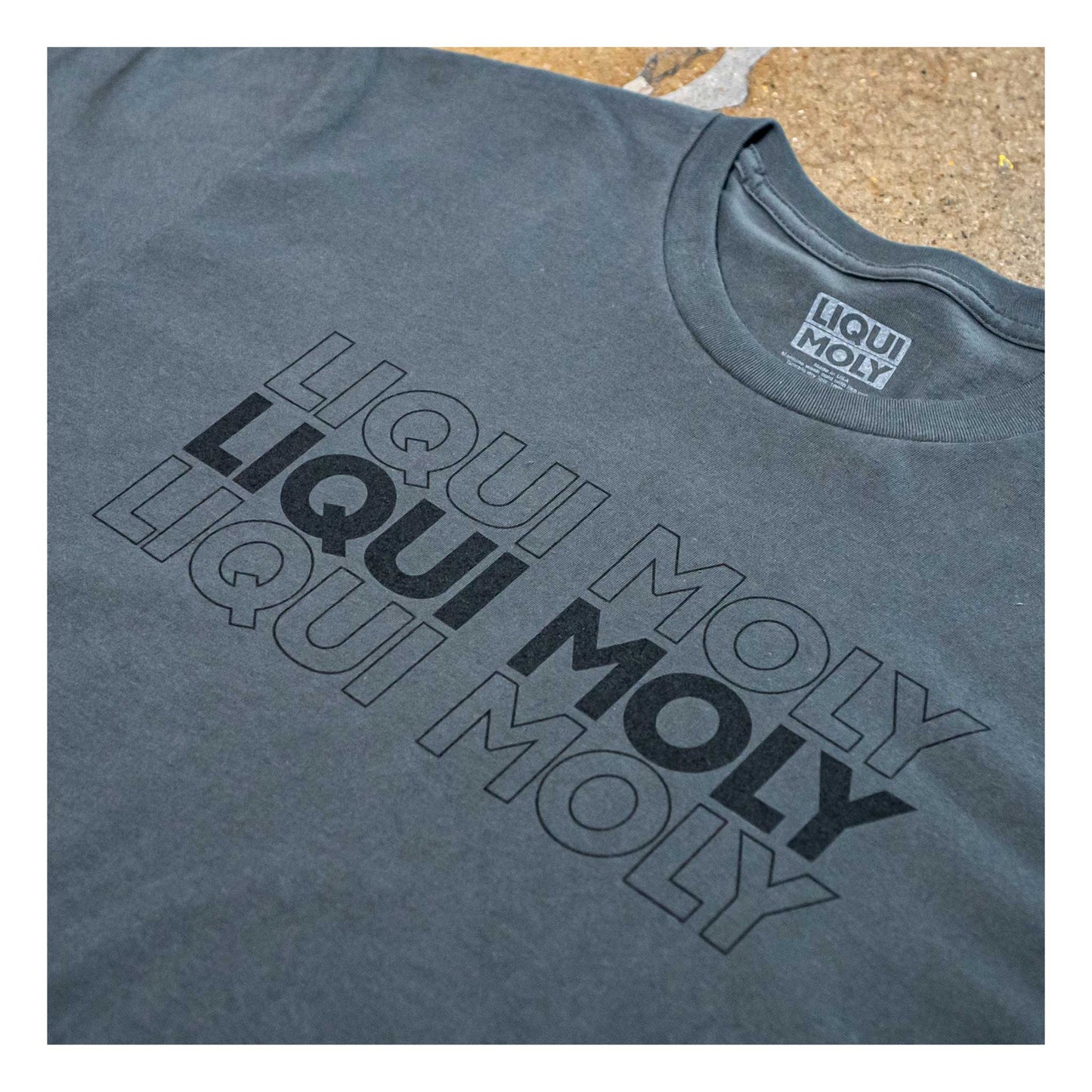 Camiseta con logotipo apilado de LIQUI MOLY – Carbón vegetal
